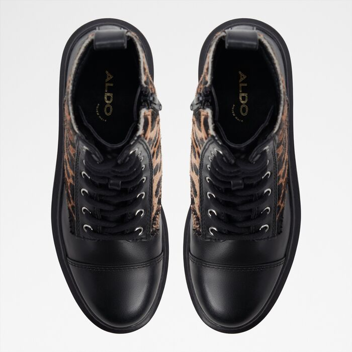 Botins rasos em preto - GOER-IN