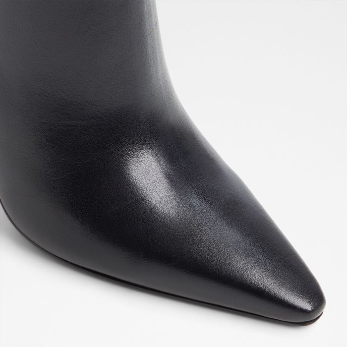 Botins em pele preto, salto fino - GUAVABERRY
