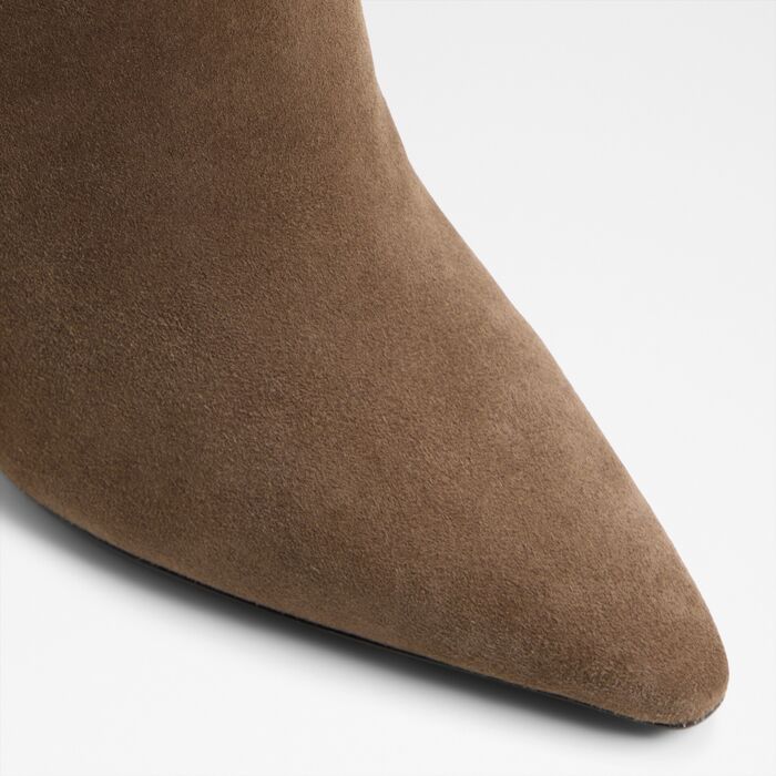 Botins em pele bege, salto fino - GUAVABERRY