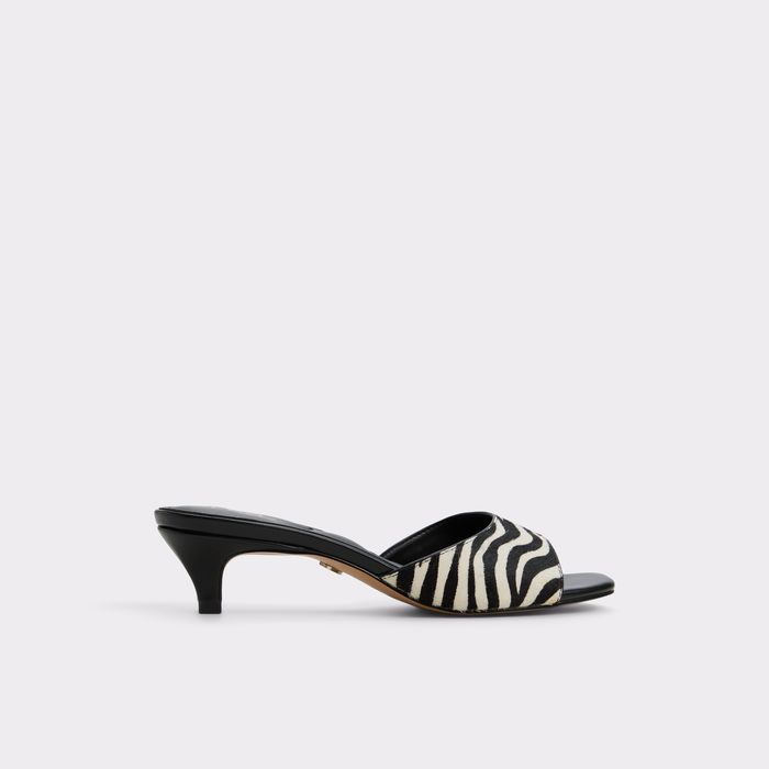 Sandalias en piel negro, tacón embudo - HAEDEN