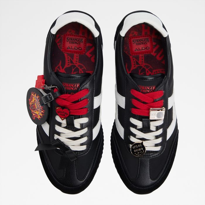 Zapatillas planas en negro - HELLFIRELIVES