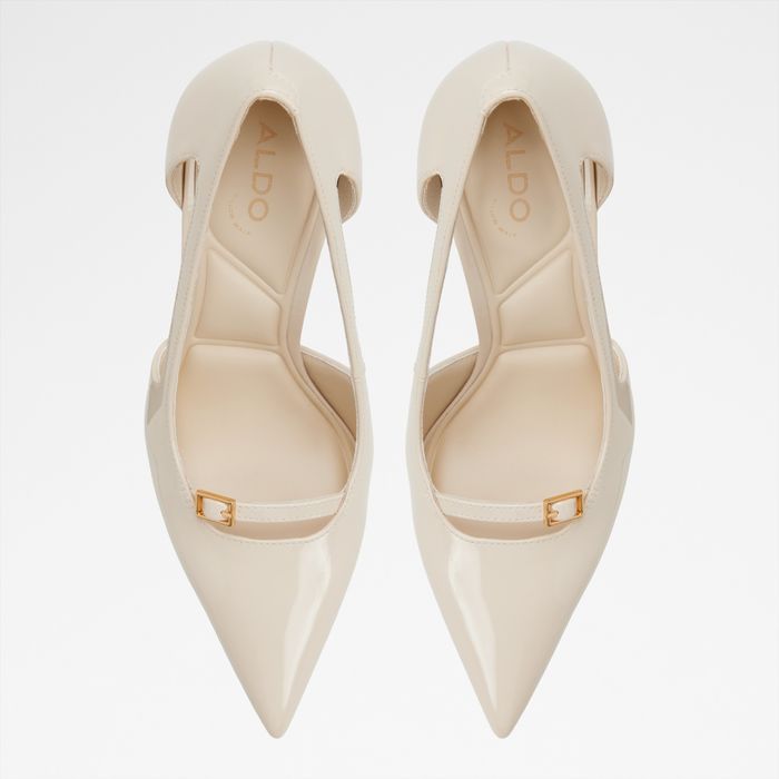 Sapatos em verniz bege, salto fino - HERBEY