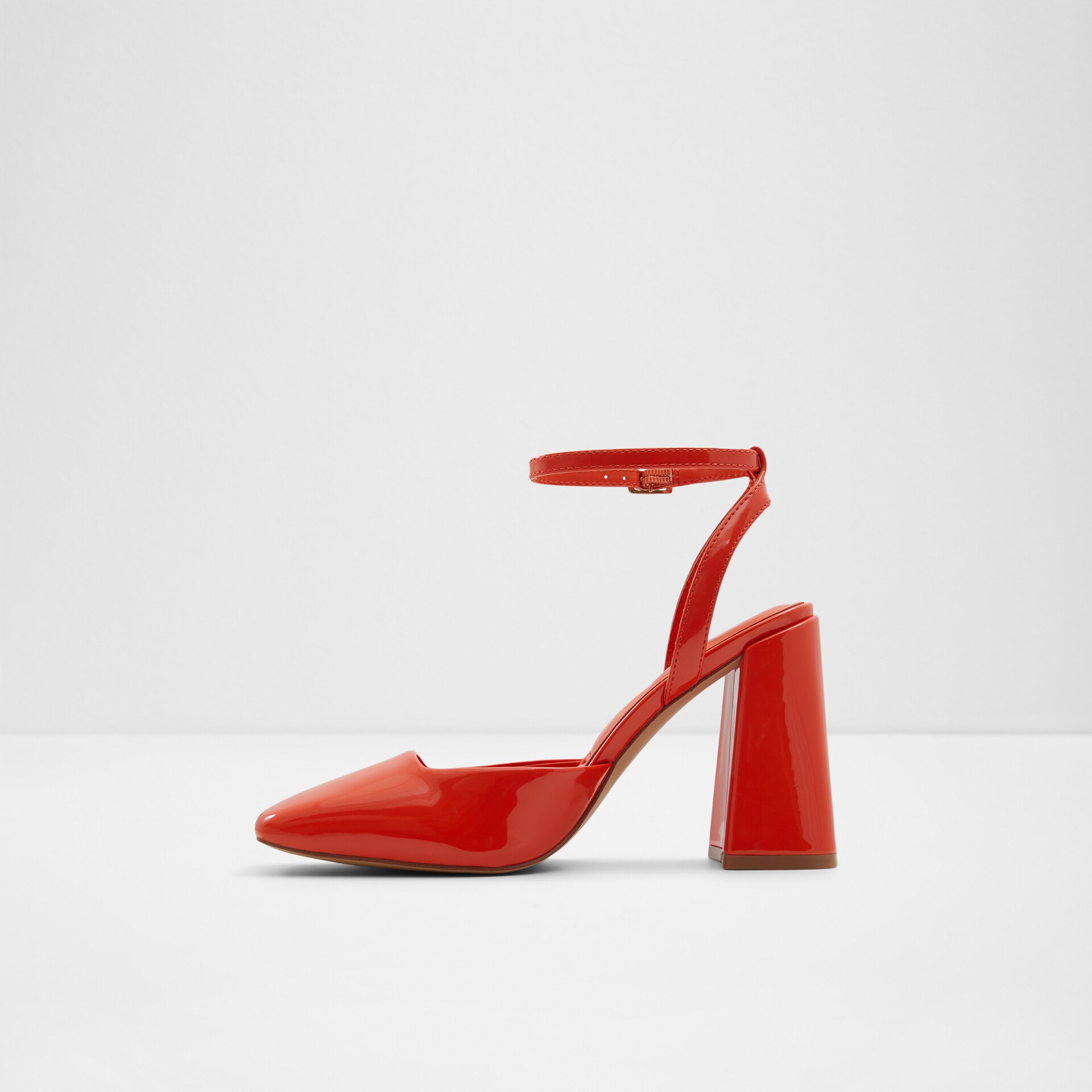 Zapatos de salón para mujer barniz rojo INGENUE 820002033