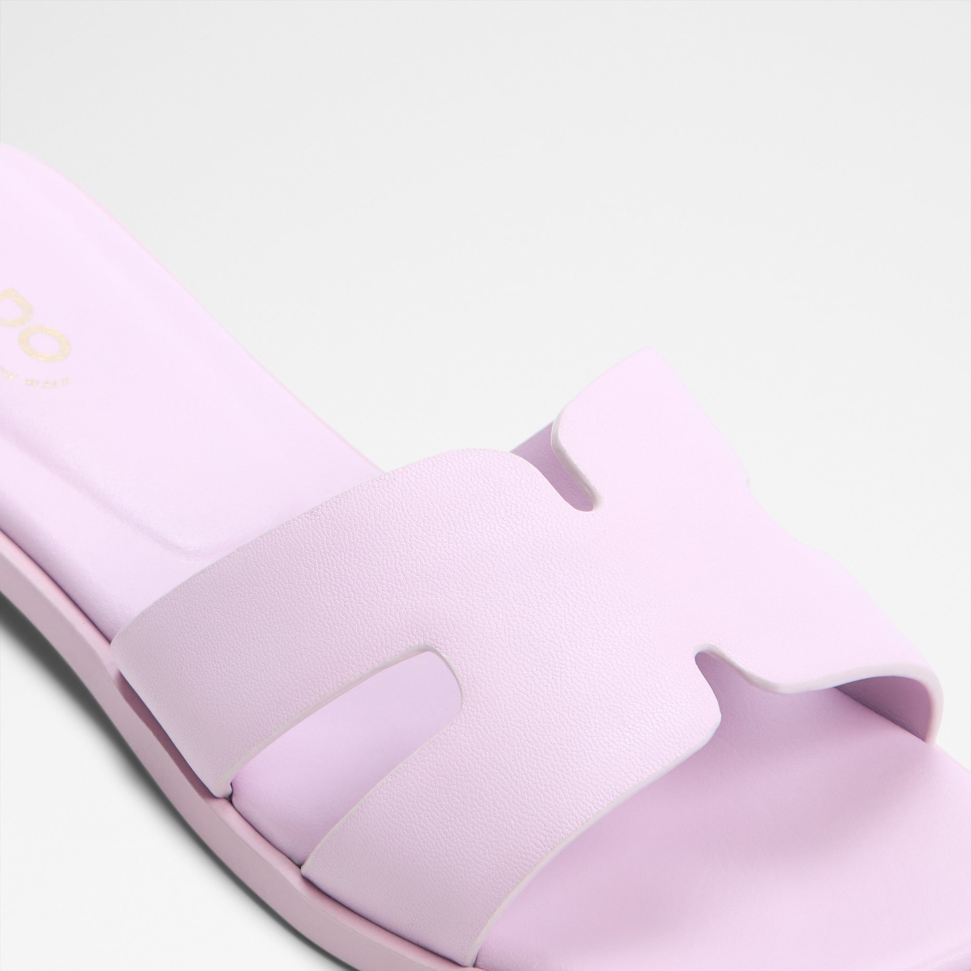 Sandalias planas en piel lila ITSANDAL
