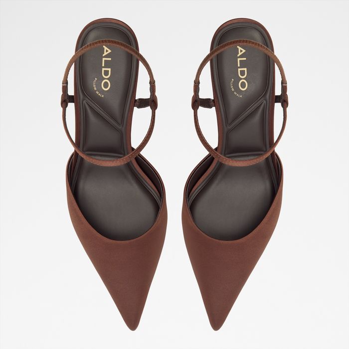Sapatos em castanho, salto fino - JASMYNEE