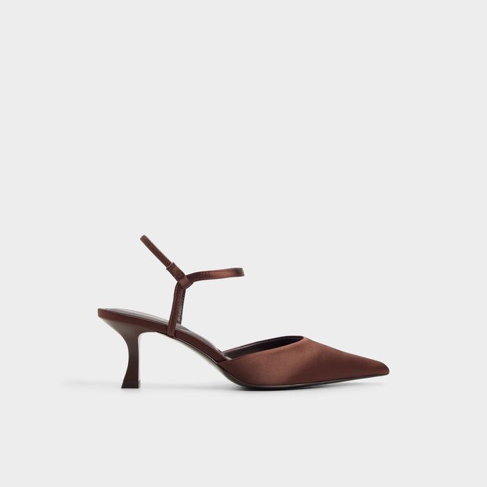 Sapatos em castanho, salto fino - JASMYNEE