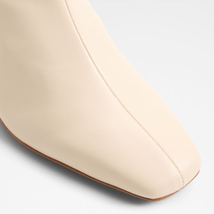 Botins em bege, salto em bloco - KAYIA