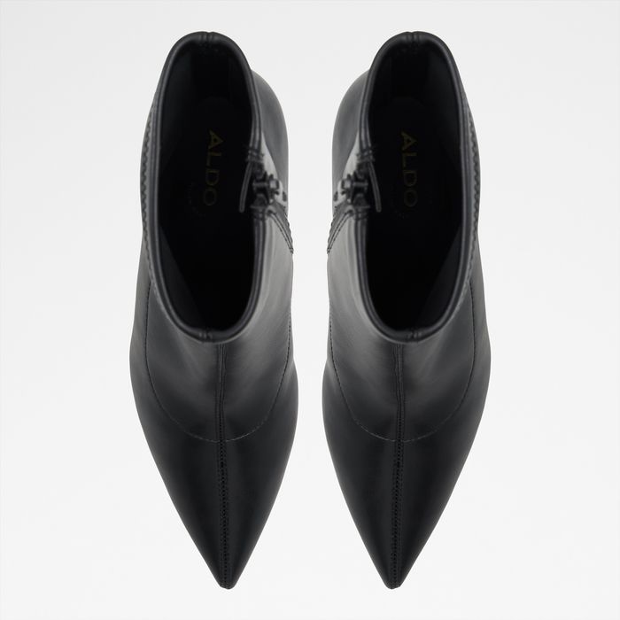 Botines en negro, tacón de aguja - LAROCHEL