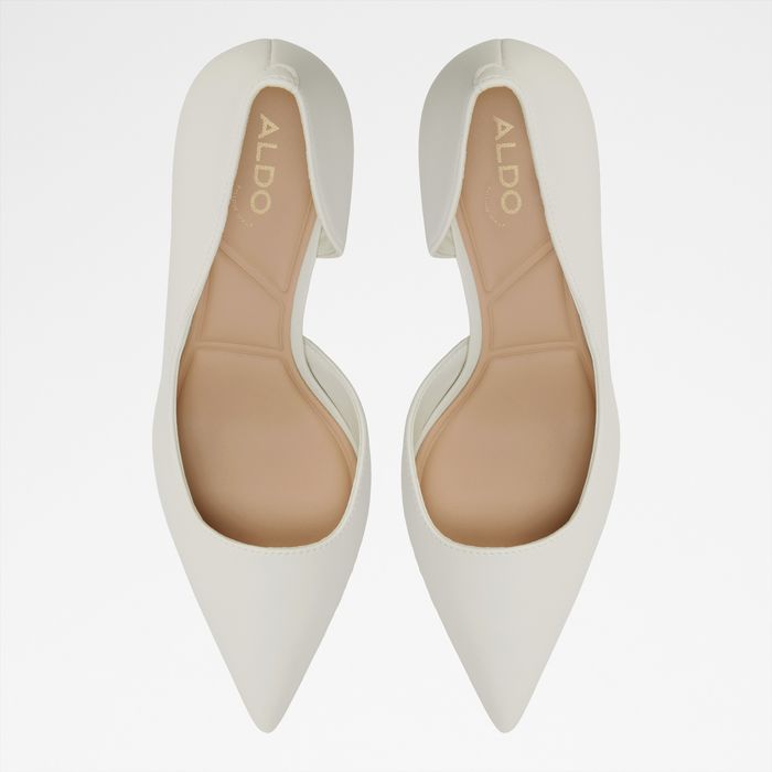 Sapatos em branco cru, salto fino - LIVIANNA