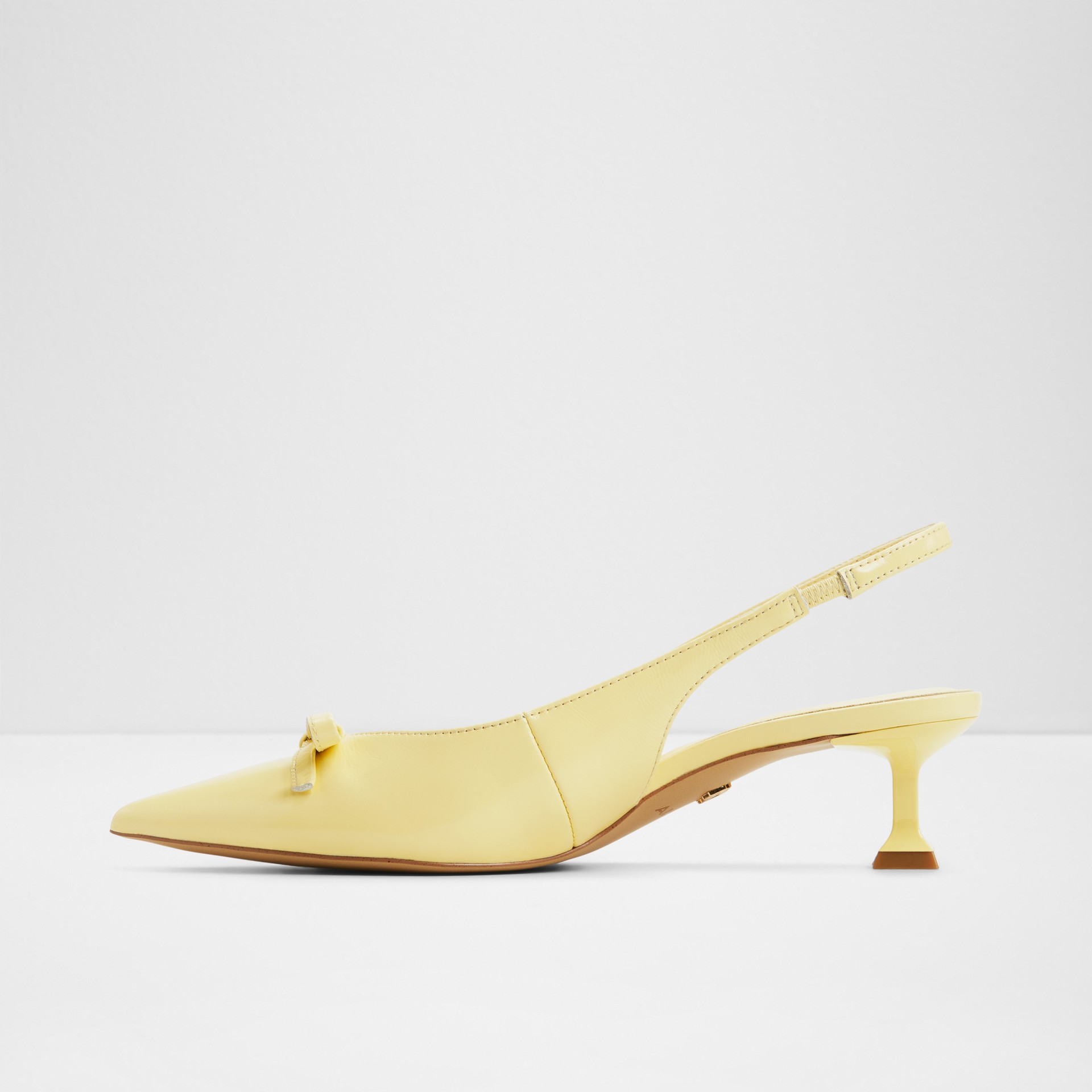 Zapatos de salón para mujer en piel amarillo, tacón embudo