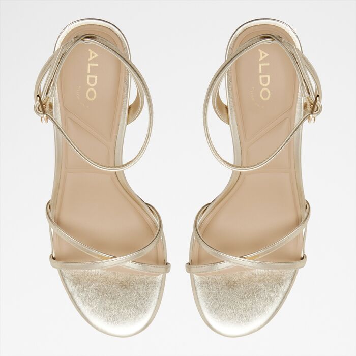 Sandalias en oro, tacón de aguja - MARBELA