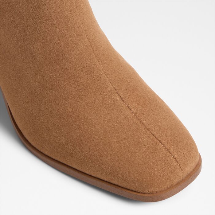 Botins em cognac, salto em bloco - MARLO