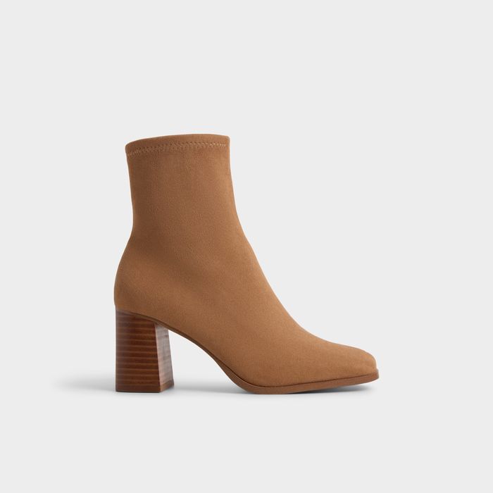 Botins em cognac, salto em bloco - MARLO