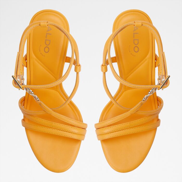 Sandalias en naranja, tacón de aguja - MOEY
