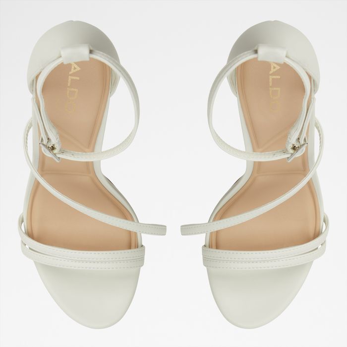 Sandalias en blanco, tacón de aguja - ODELLA