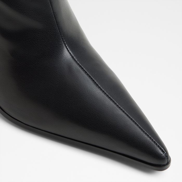 Botins em preto, salto fino - OLILACAN