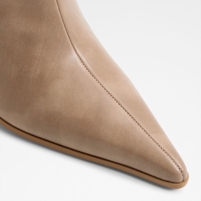 Botins em bege, salto fino - OLILACAN