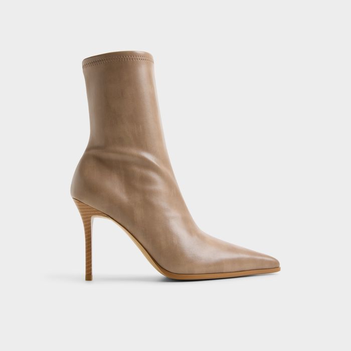 Botins em bege, salto fino - OLILACAN