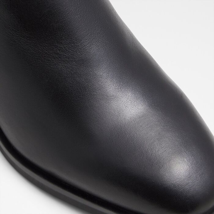 Botins rasos em pele preto - ONITRAM