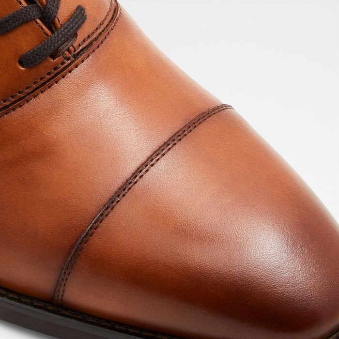 Sapatos clássicos em pele cognac - PAXLEY