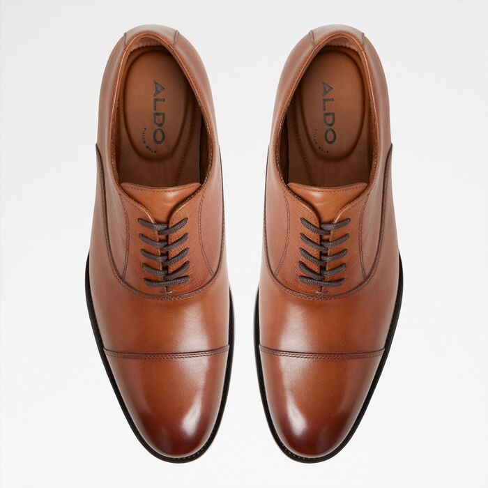 Sapatos clássicos em pele cognac - REECE