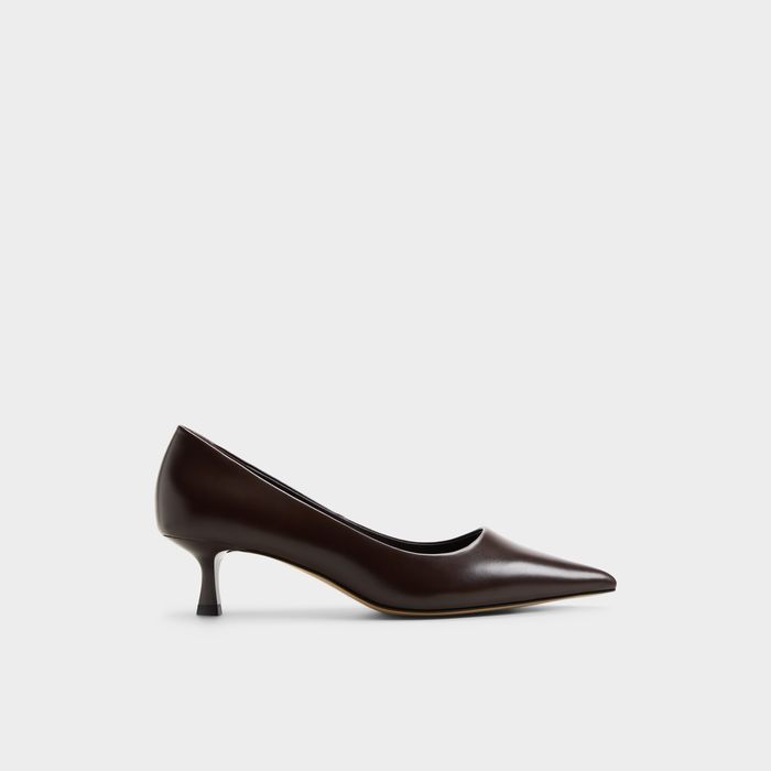 Sapatos em castanho, salto fino - RUPARI