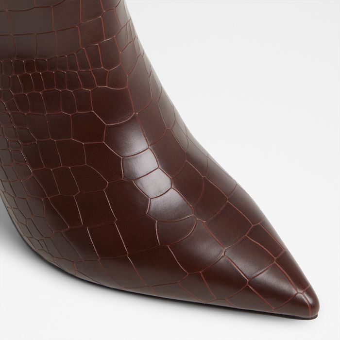 Botas en marrón, tacón de aguja - SAPHIRIA