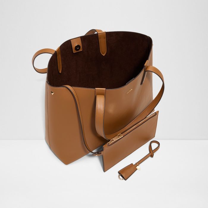 Bolso de hombro en coñac - TAMMERA