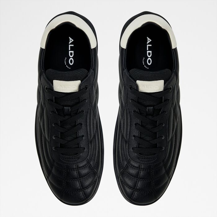 Zapatillas en negro - THEPITCH