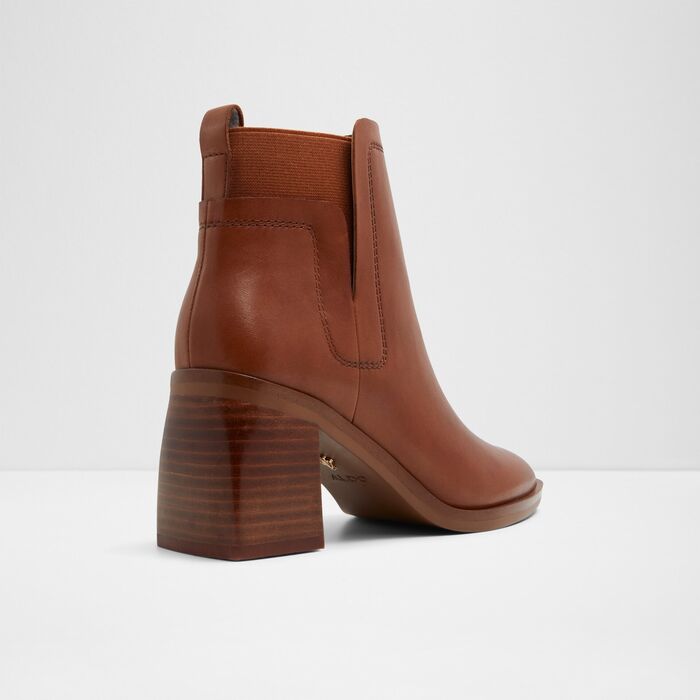 Botins em pele cognac, salto em bloco - UNELIVETH