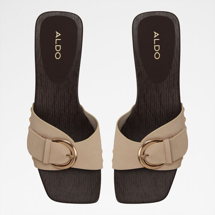 Sandalias planas en beige - ALLORIA