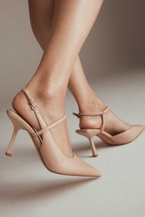 Zapatos de salón en piel beige, tacón de aguja - BRUNETTE