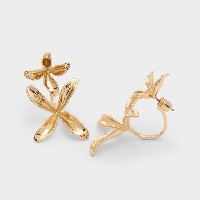 Brincos longos em dourado - EVERBELLE