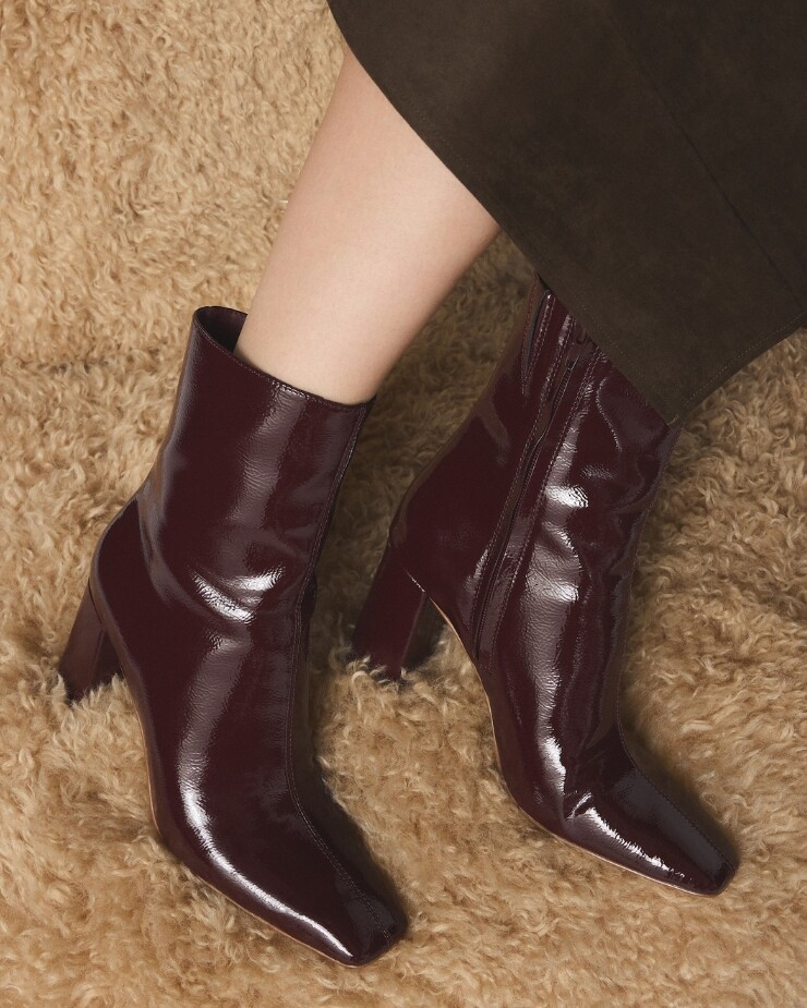Botines de mujer en charol burdeos ALDO con tacón ancho.