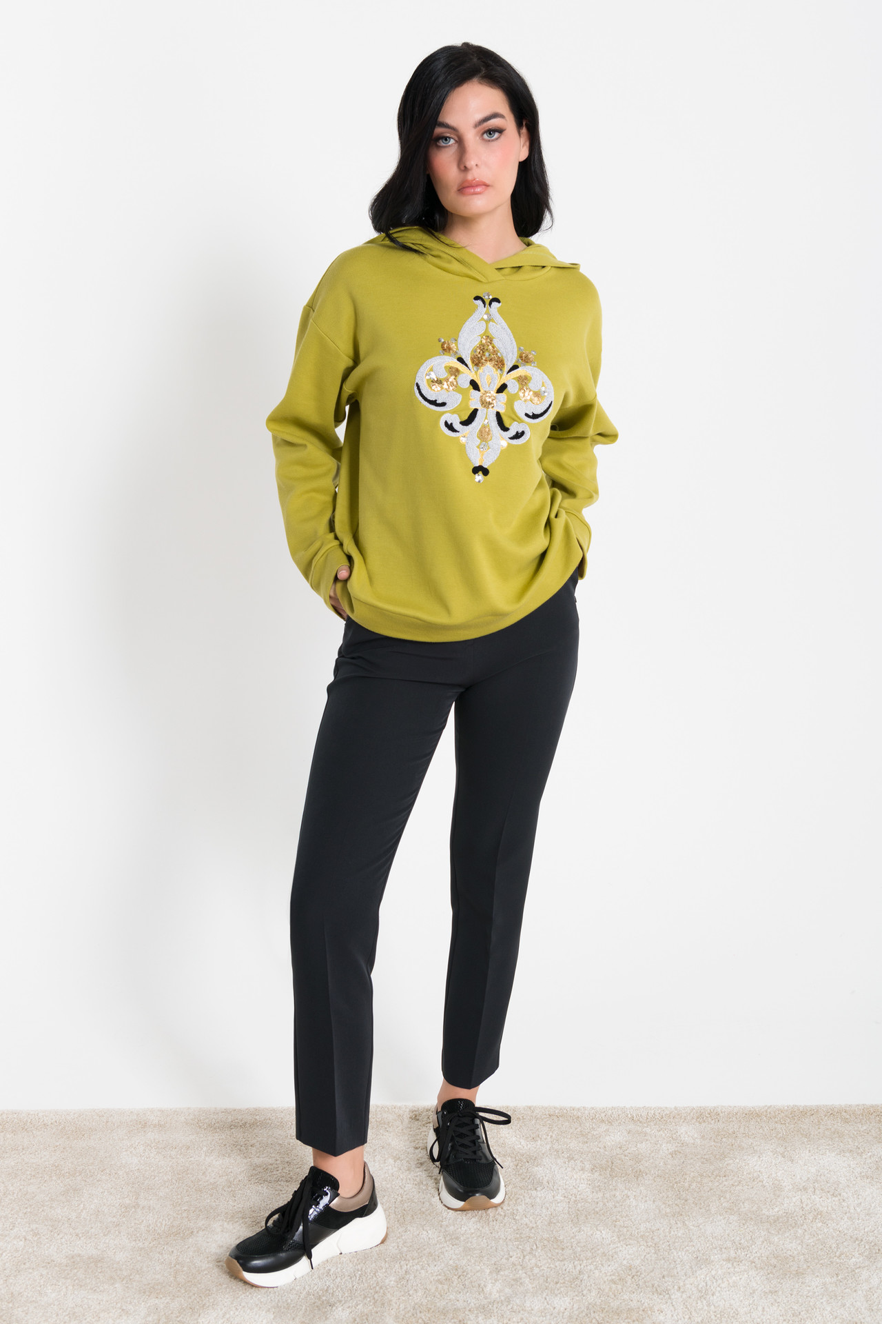 Sweatshirt