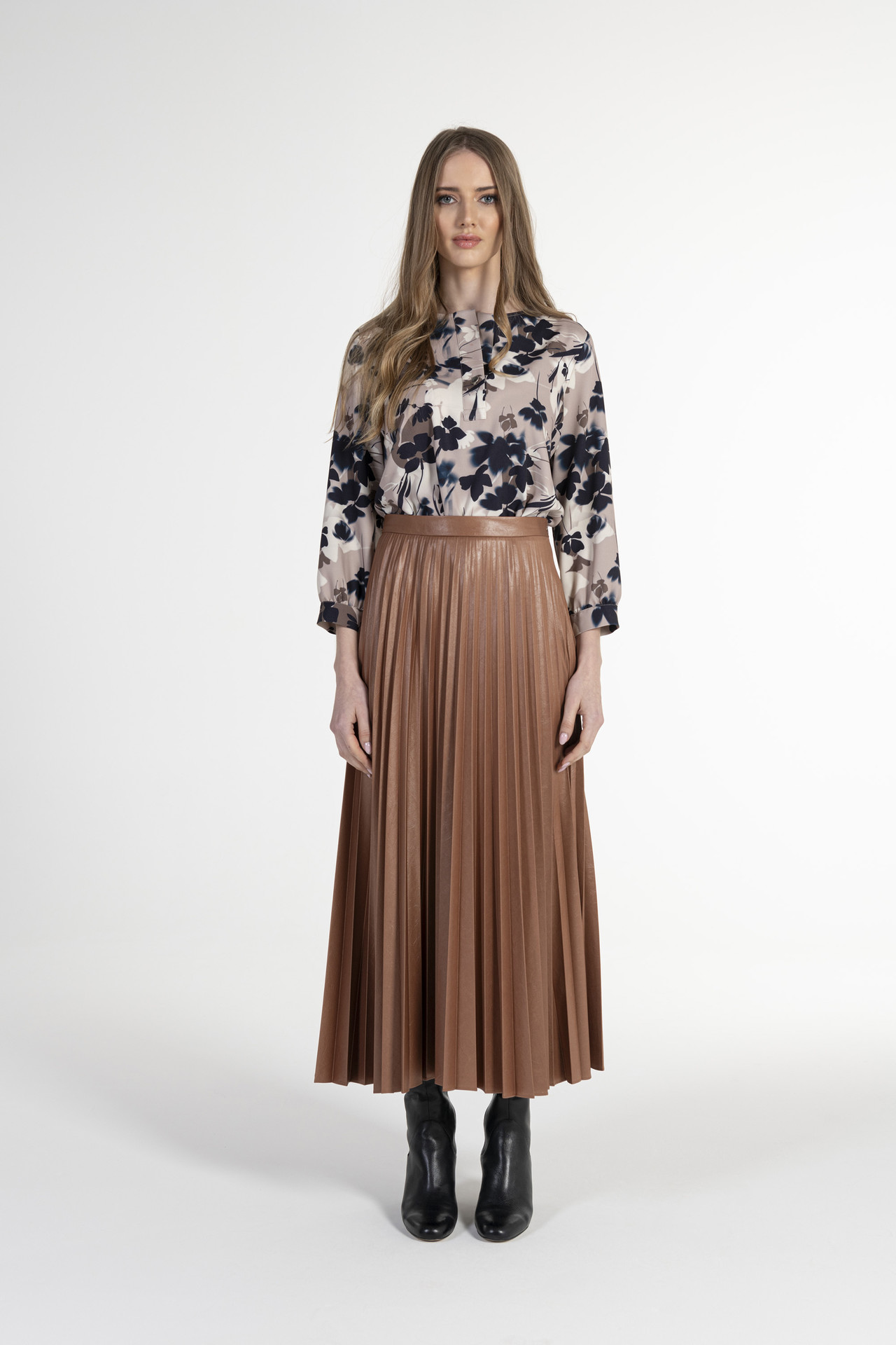 PLEATED MIDI SKIRT