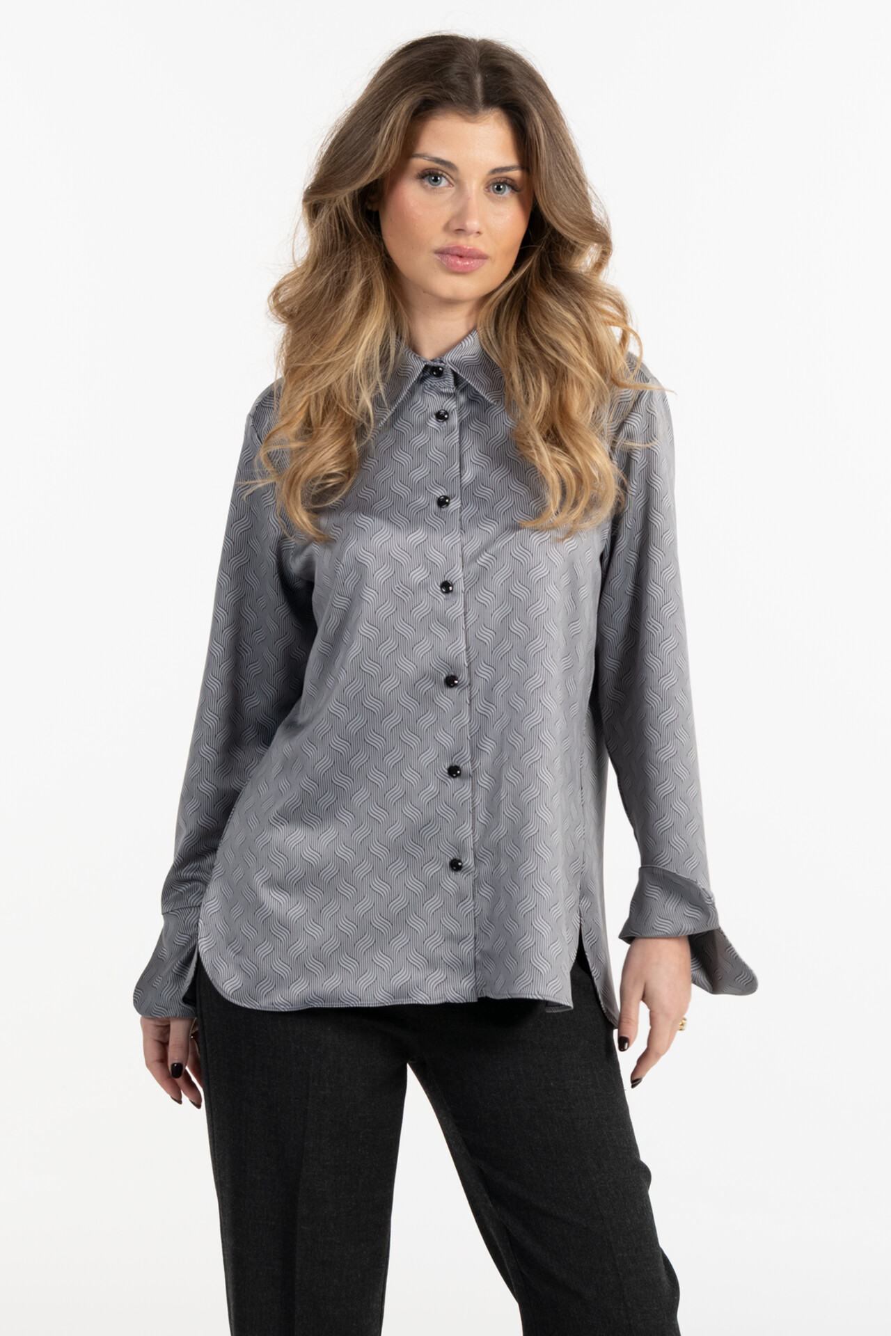 BLUSA ESTAMPADA COM MANGA ABALONADA