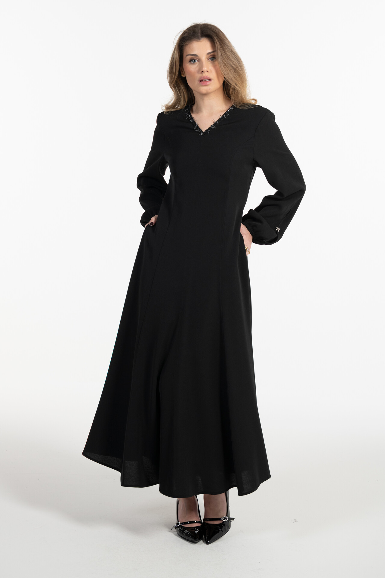 VESTIDO MIDI COM DETALHE METÁLICO