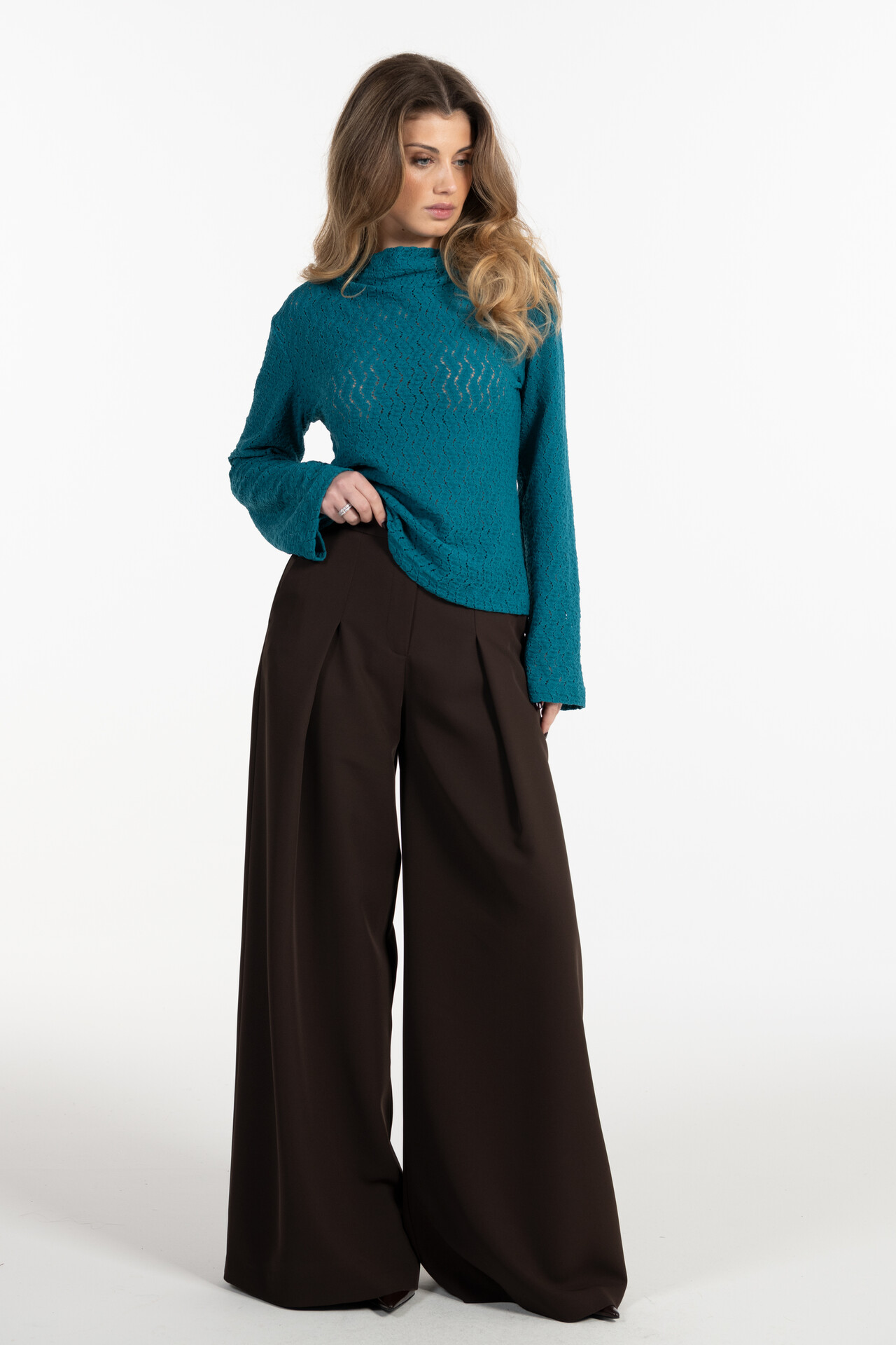 LACE KNIT SWEATER