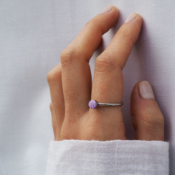 Anel feminino pequeno lilas