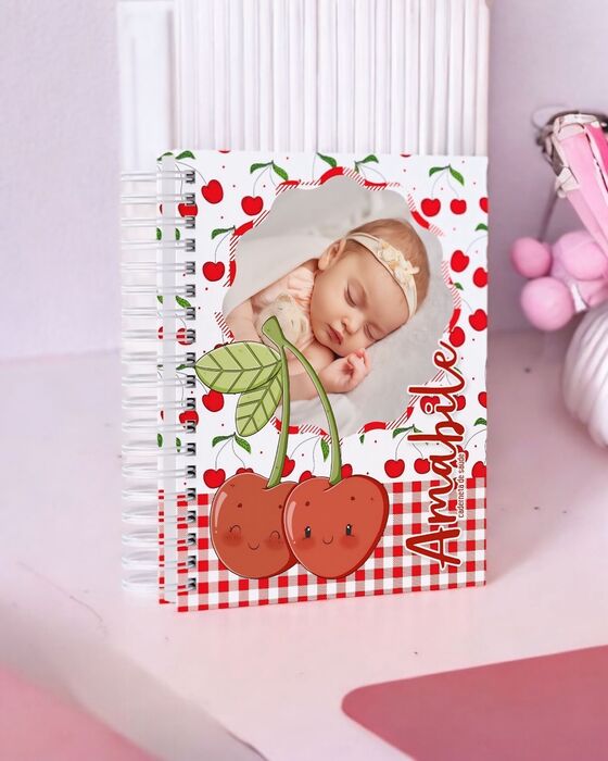 Caderno de Registo de Cuidados do Bebé Personalizado com Nome - Coleção "Cerejinha"