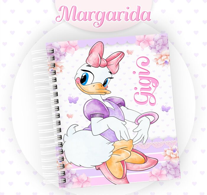 Capa de caderno temática de Harry Potter, apresentando uma ilustração em estilo chibi do personagem Harry Potter, usando óculos, cachecol de Hogwarts e segurando uma varinha. Ao lado dele, há uma coruja branca (Edwiges). Acima, estão bandeiras color