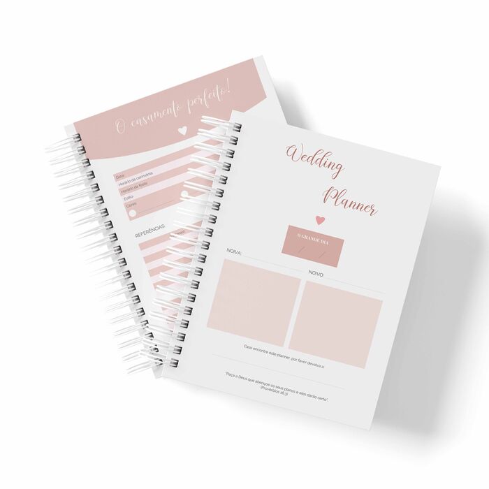 Dois cadernos, ou agendas, ou diários ou planners em espiral com um design suave em rosa e branco. o planner superior é intitulado “planner de casamento” e o inferior diz “portfólio de noivado”. ambos apresentam grades de layout e texto de amos