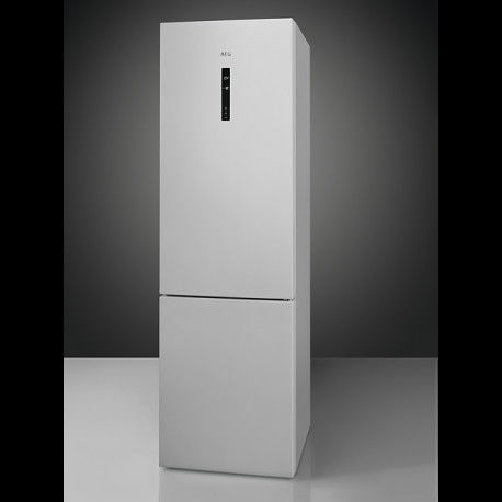 Frigorífico Combinado AEG RCB736D7MW