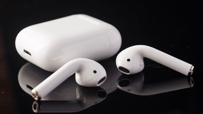 Apple AirPods 2ª Geração (Carregamento Lightning)