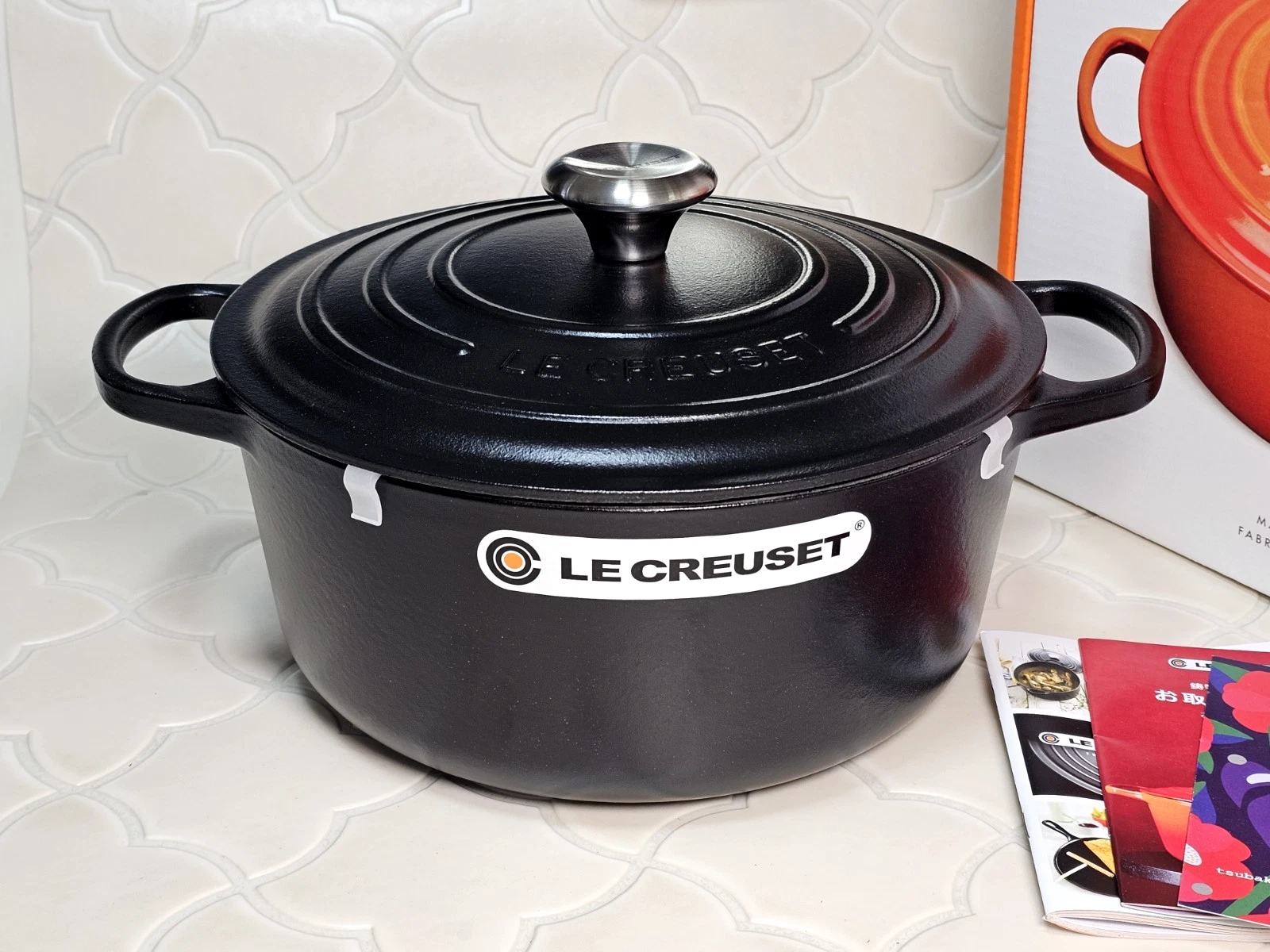 Le Creuset Signature Round Dutch Oven 5.5qt 26cm Matt Black Cast Iron France NIB