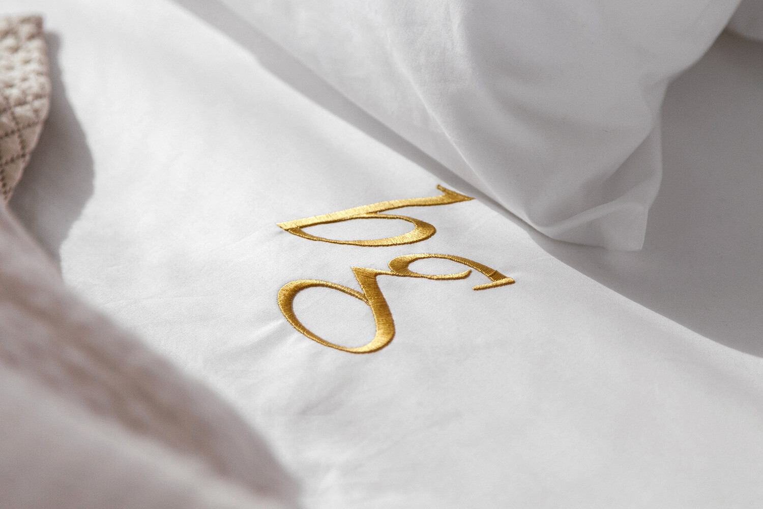 hotel bedding sheets with embroidered logo