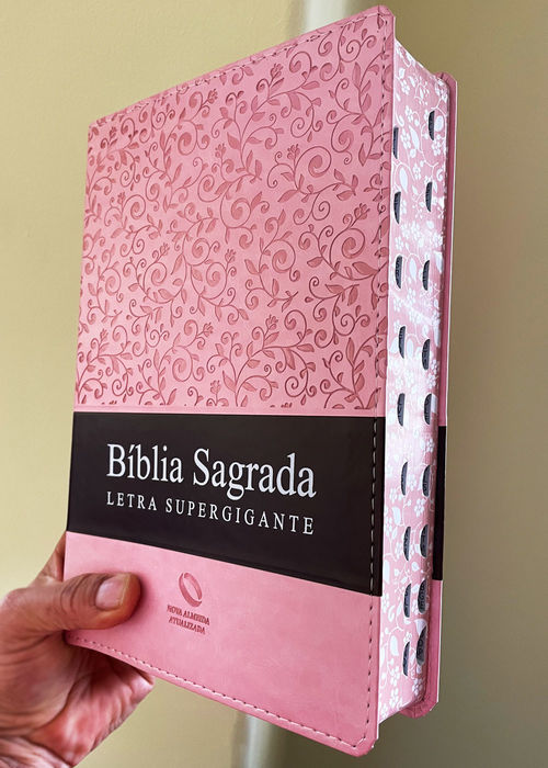 Biblia Sagrada (NAA) Letra Super Gigante - Rosa Renda c/ Indice Beiras Floridas