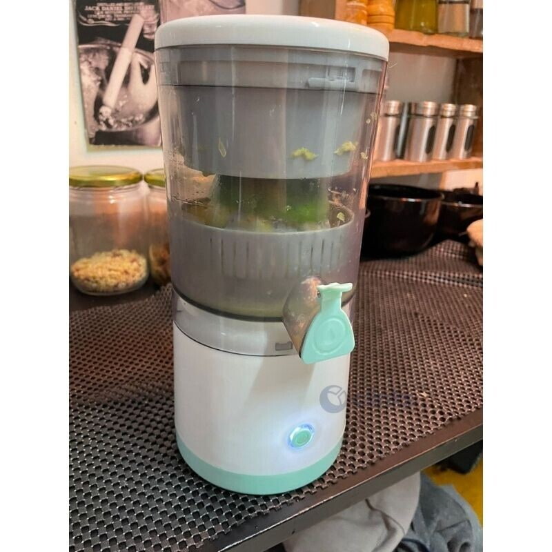 Máquina Espremedora de Citrinos automática Mini Juicer 11