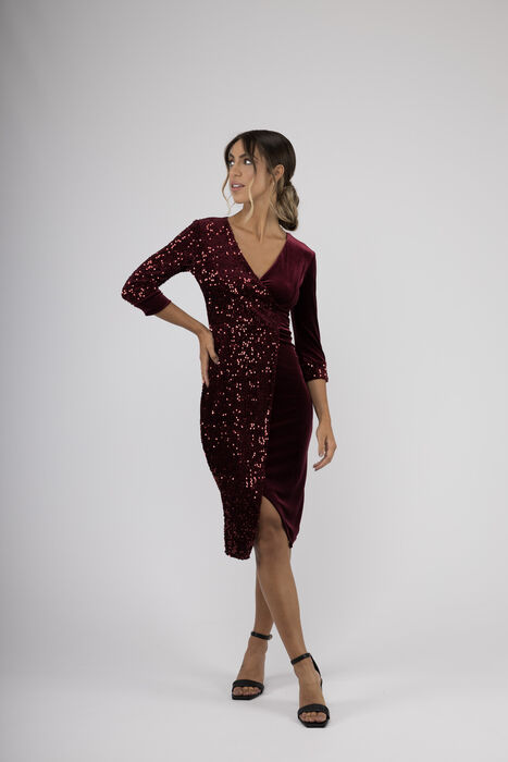 Vestido Midi em Veludo com Lantejoulas